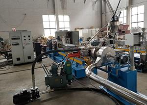 PP、PE高填充碳酸鈣水環(huán)造粒機(jī)組